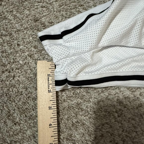 Nike Shorts Womens XL White Mesh Dri Fit Running Athletic Gym DV7966-100 - Picture 8 of 8